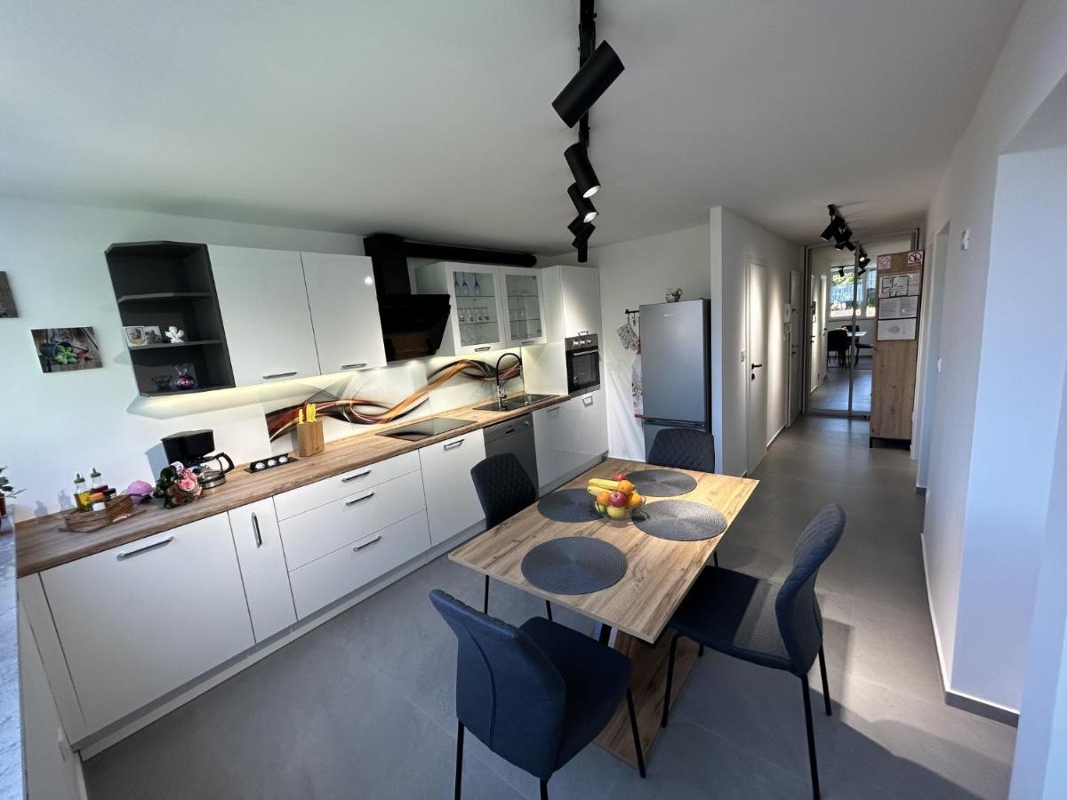 Apartment Toni Lovran Buitenkant foto