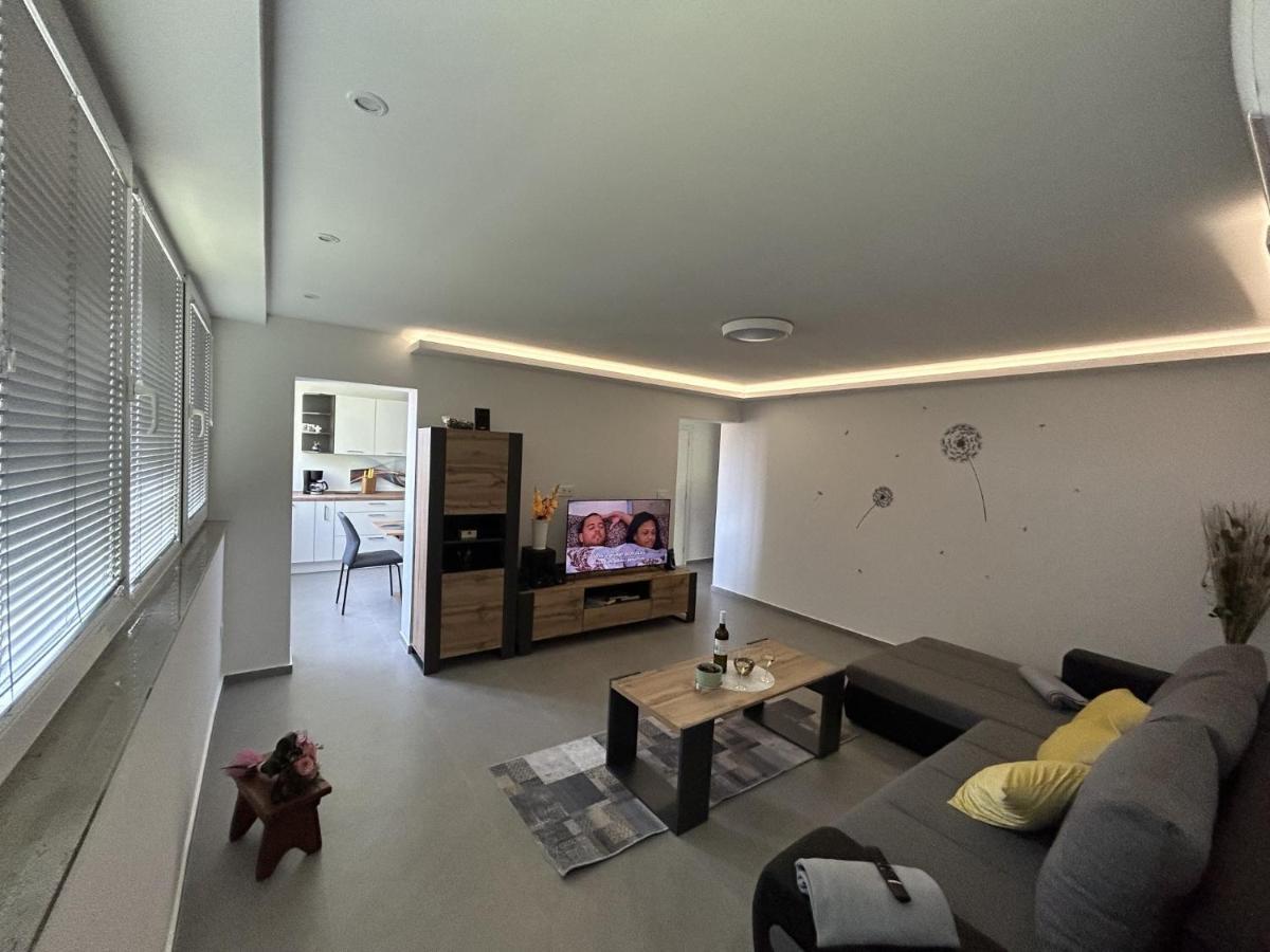 Apartment Toni Lovran Buitenkant foto