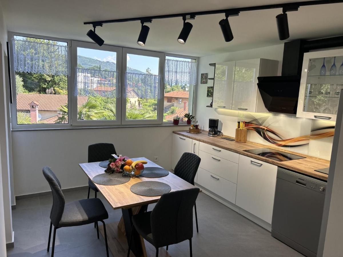 Apartment Toni Lovran Buitenkant foto