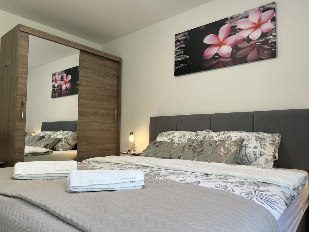 Apartment Toni Lovran Buitenkant foto